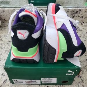 PUMA sneakers Worn 2x women's sz 9